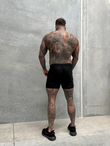 Della Squat Shorts - Black / Black