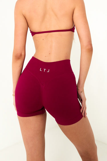 Poised Seamless Crop - Cherry Red